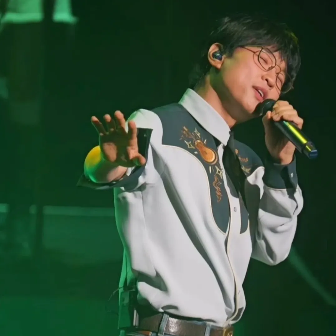 Behind-the-scenes cut of Bak Changgeun