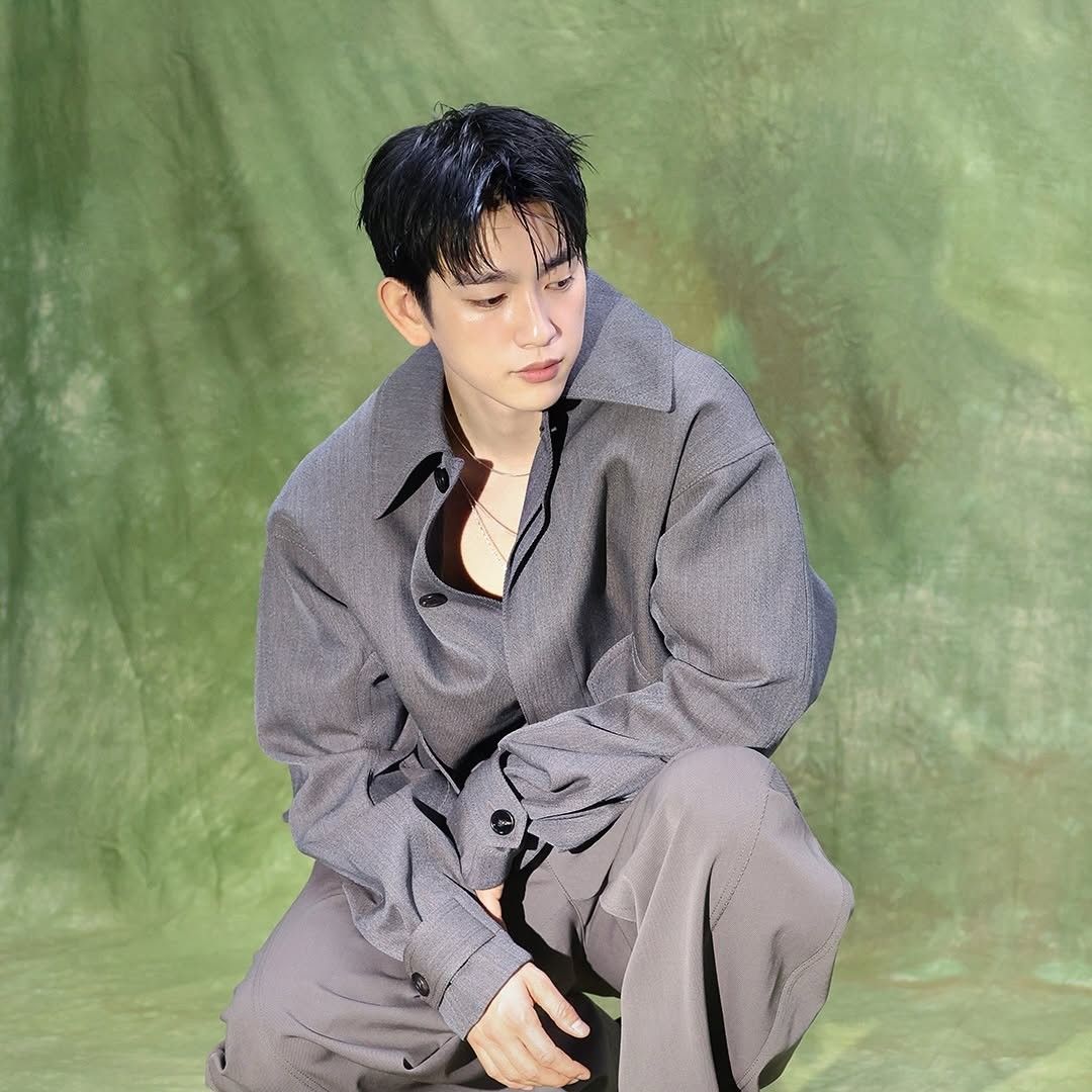 Foto kegiatan terbaru dari Park Jinyoung
