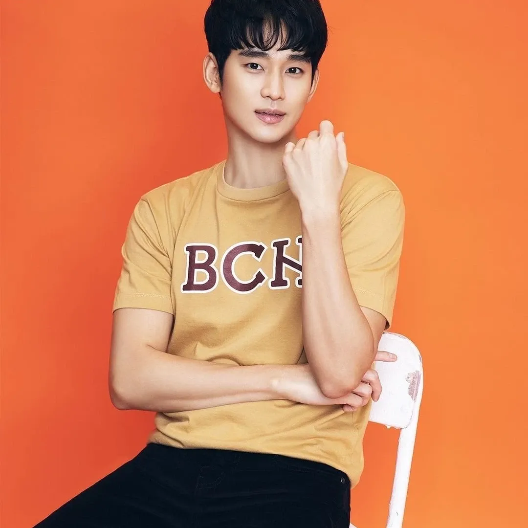 Behind-the-scenes cut of Kim Soohyun