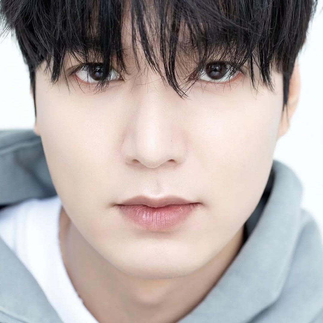 イ・ミンホの最近の活動ショット