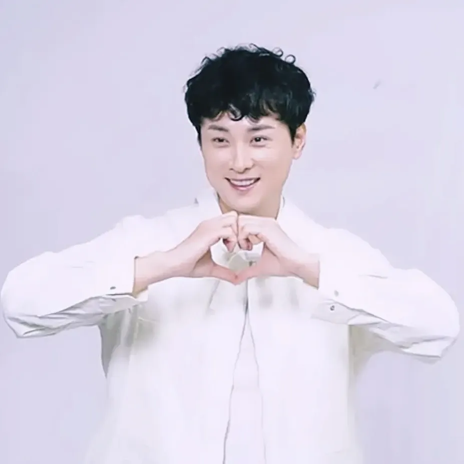 Behind-the-scenes cut of Min Kyunghoon