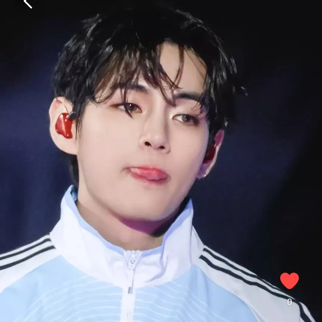 Recent activity shot of Kim Taehyung (V)