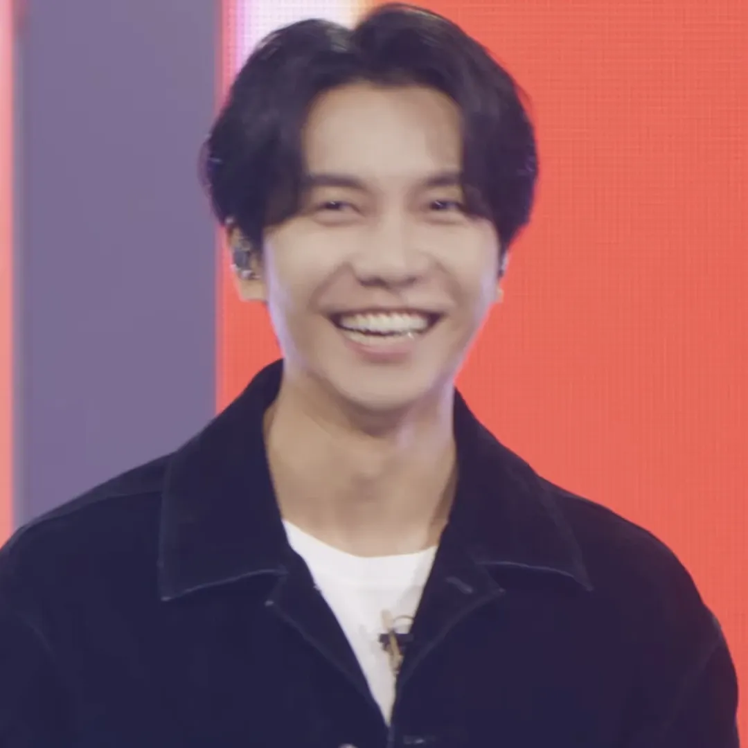 Momen yang diabadikan oleh penggemar Lee Seunggi