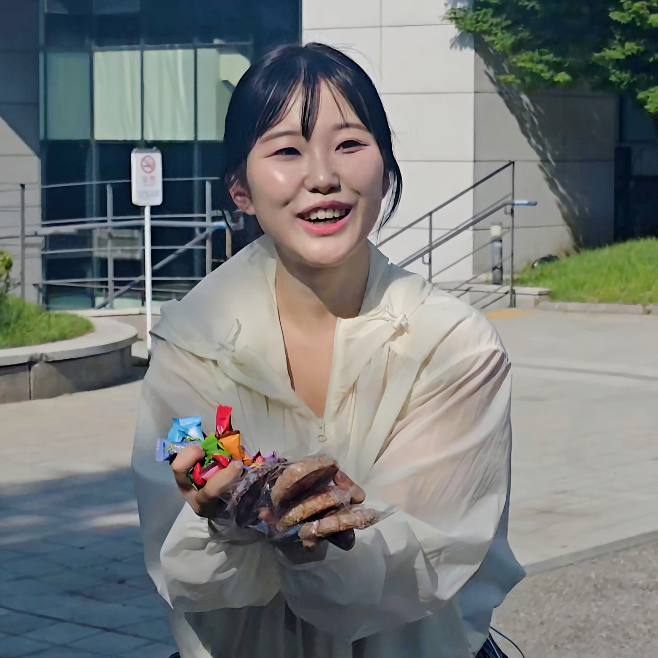 Recent activity shot of Hong Seongyun