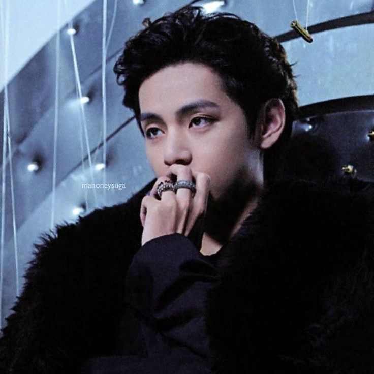 Recent activity shot of Kim Taehyung (V)