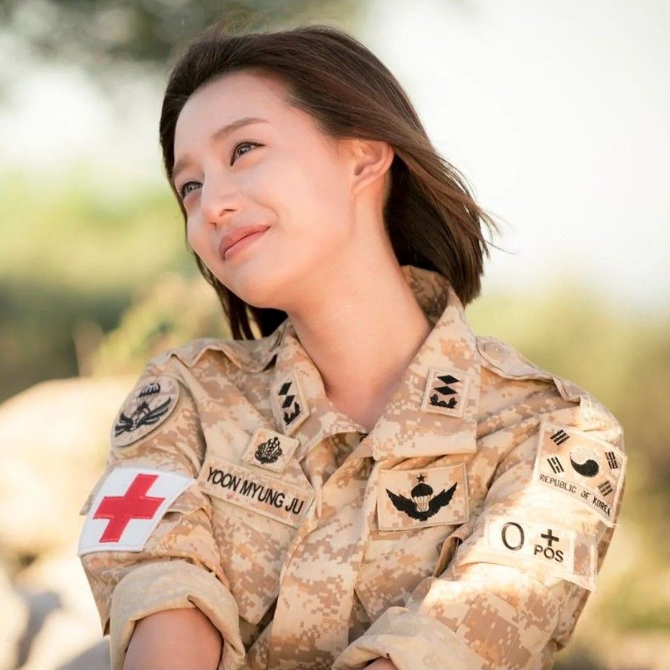 Behind-the-scenes cut of Kim Jiwon