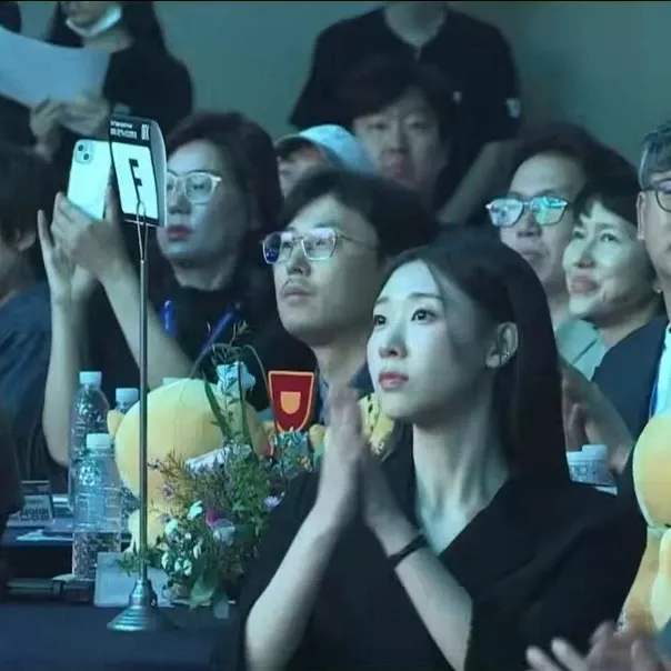 Behind-the-scenes cut of Han Yeji