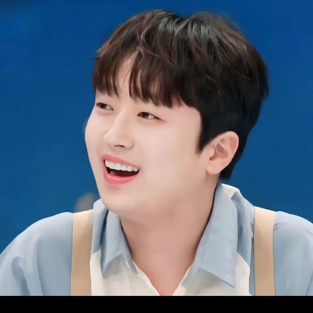 李灿元的最新照片