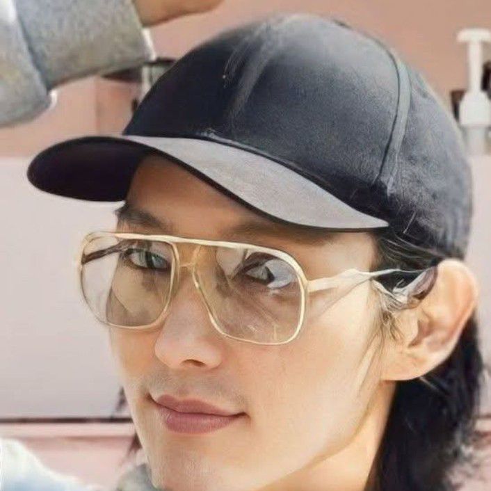 Behind-the-scenes cut of Lee Joongi