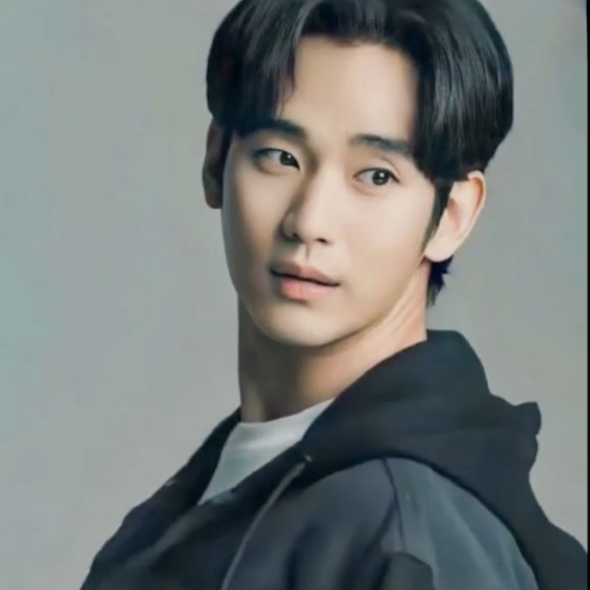 Behind-the-scenes cut of Kim Soohyun