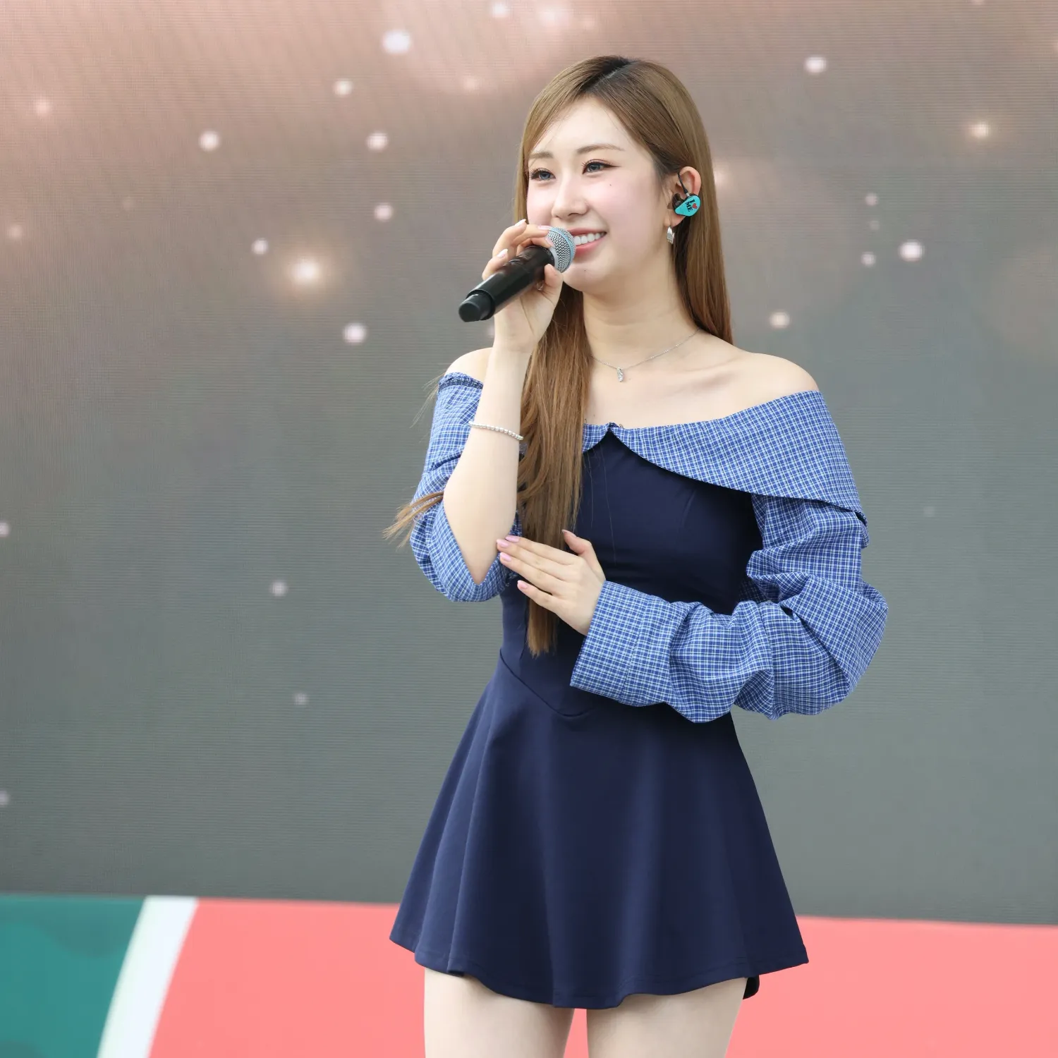 Momen yang diabadikan oleh penggemar Jeon Yujin