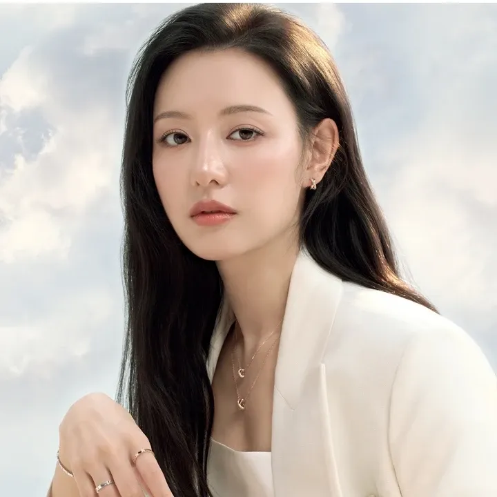 Recent activity shot of Kim Jiwon