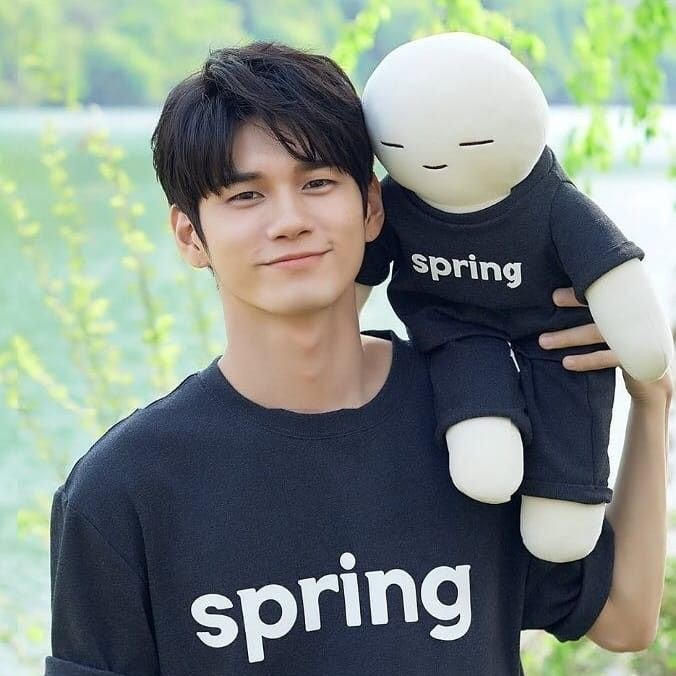 Momen yang diabadikan oleh penggemar Ong Seongwu