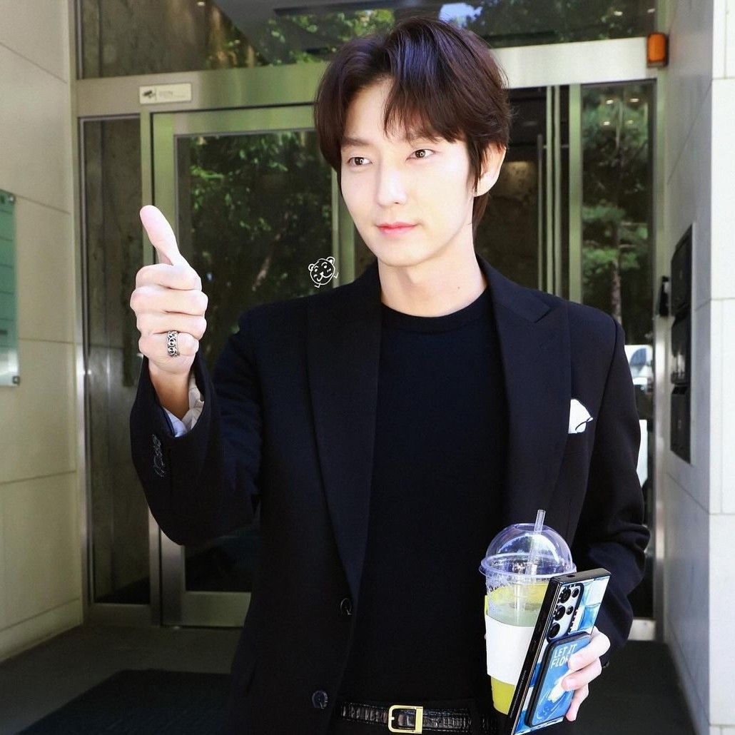 Recent activity shot of Lee Joongi