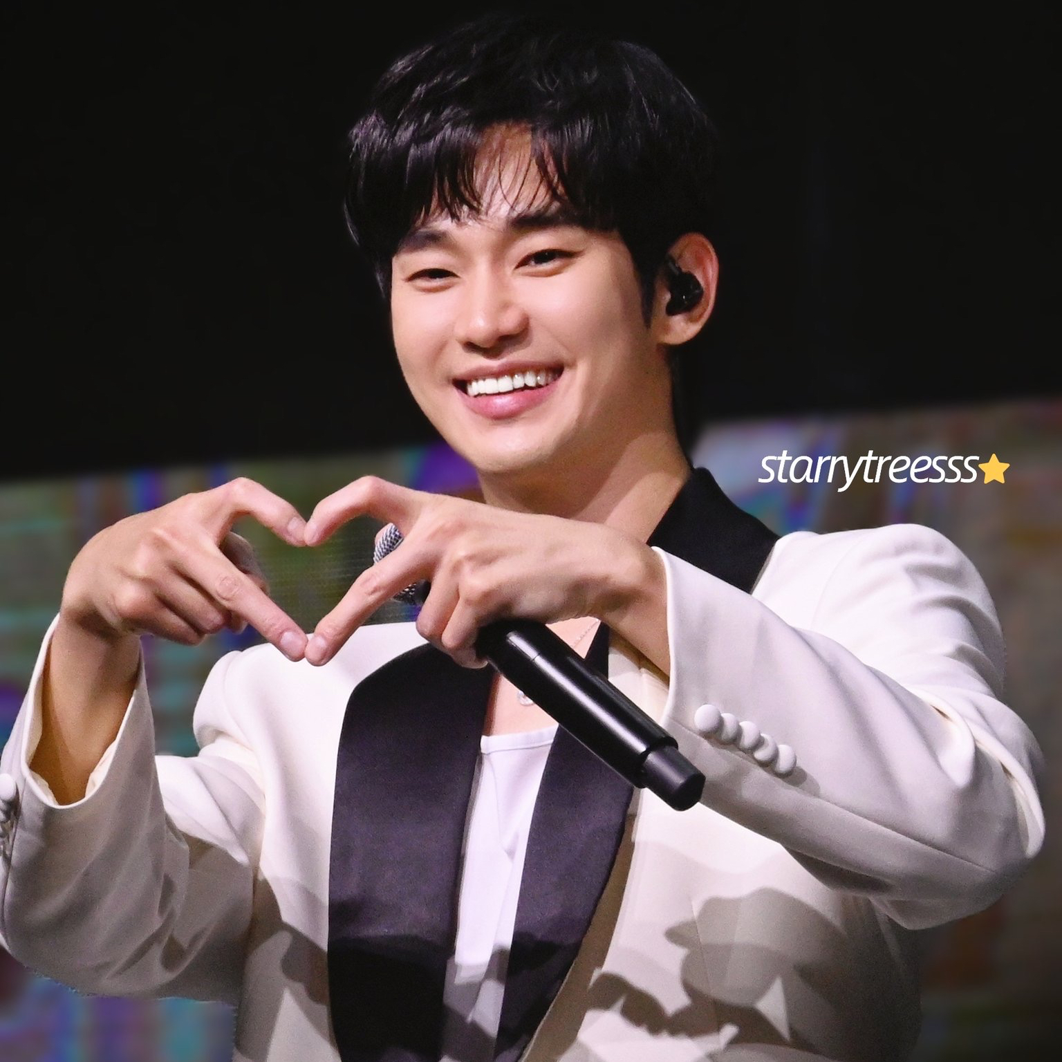 ファンが撮影したキム・スヒョンの瞬間