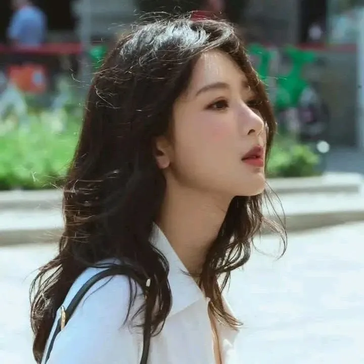 Behind-the-scenes cut of Yang Zi