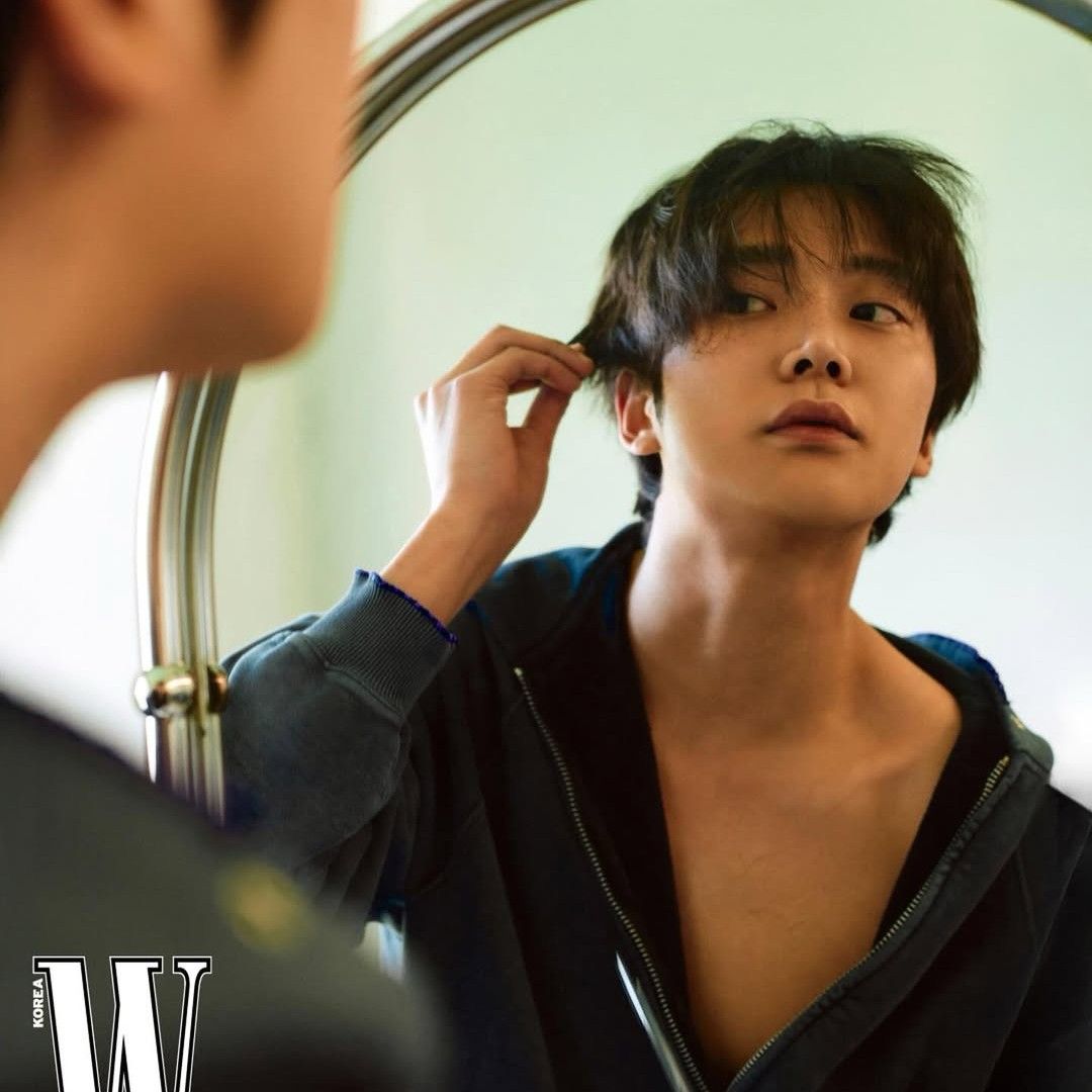 Foto kegiatan terbaru dari Rowoon