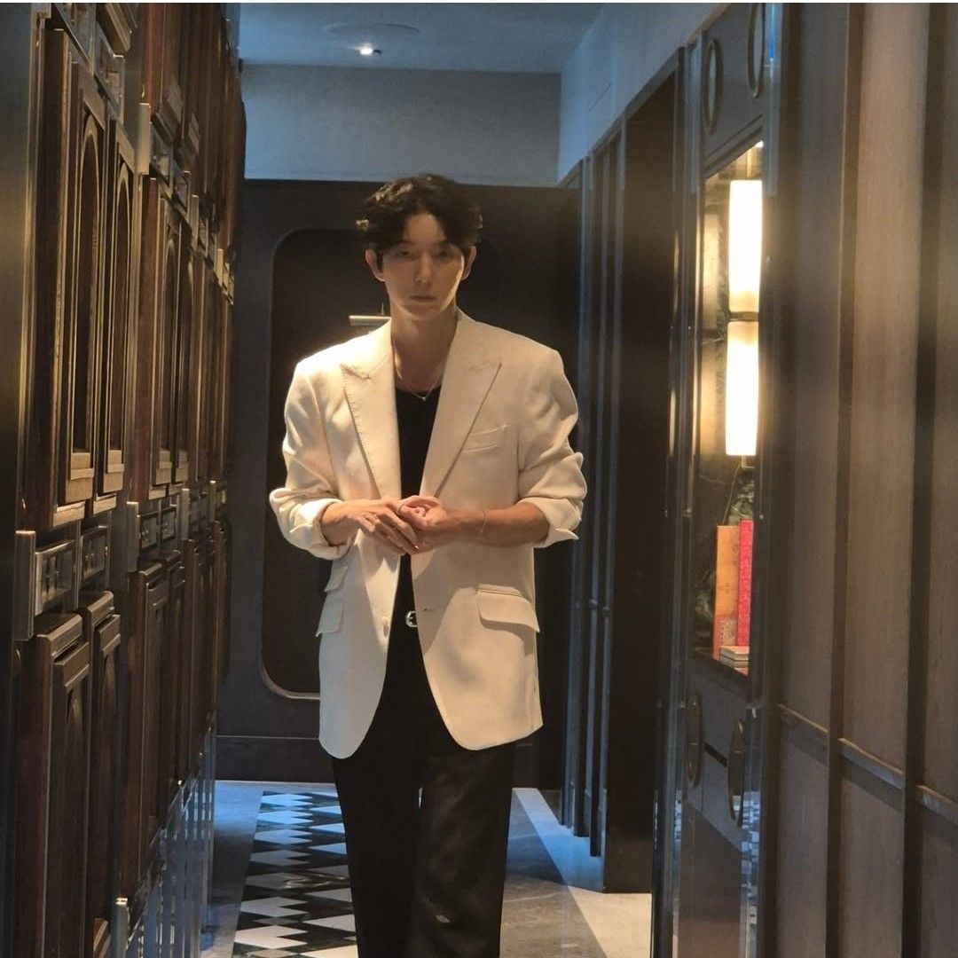 Behind-the-scenes cut of Lee Joongi