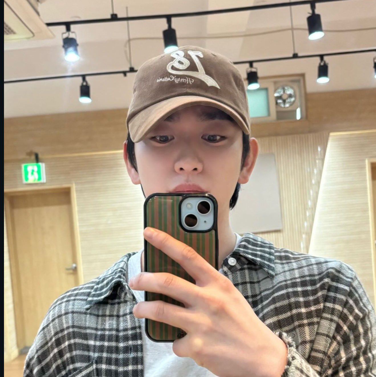 Latest photo of Park Jinyoung