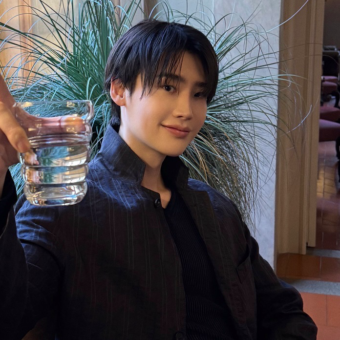 Cuplikan di balik layar dari Lee Jongsuk