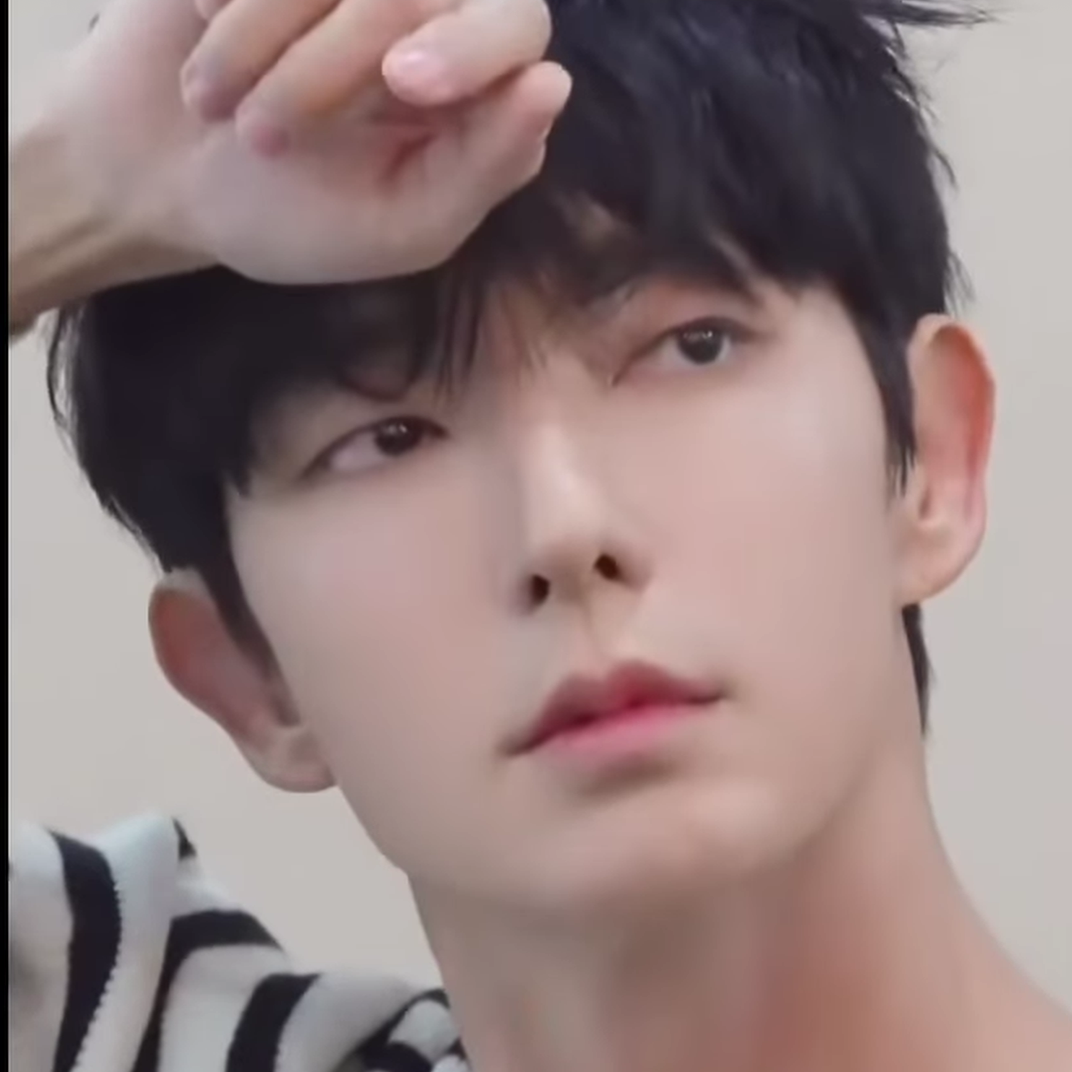 Behind-the-scenes cut of Lee Joongi