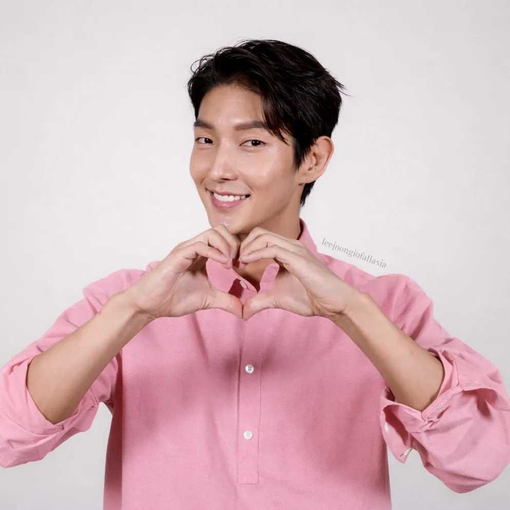 Behind-the-scenes cut of Lee Joongi