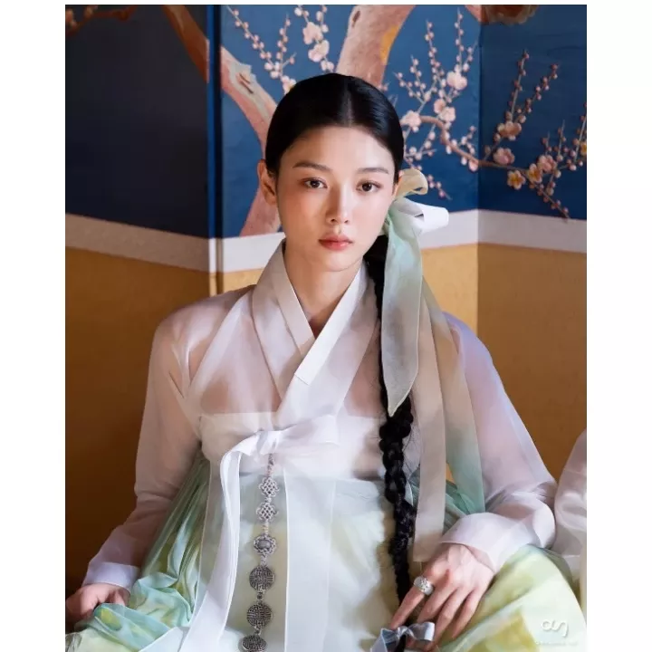 Recent activity shot of Kim Youjung