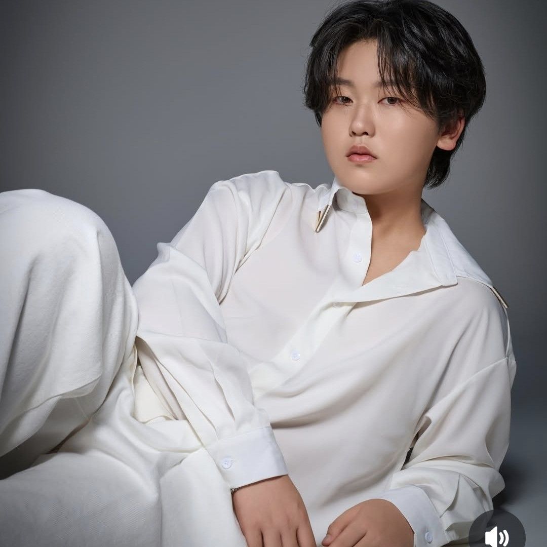 Behind-the-scenes cut of Park Sungon