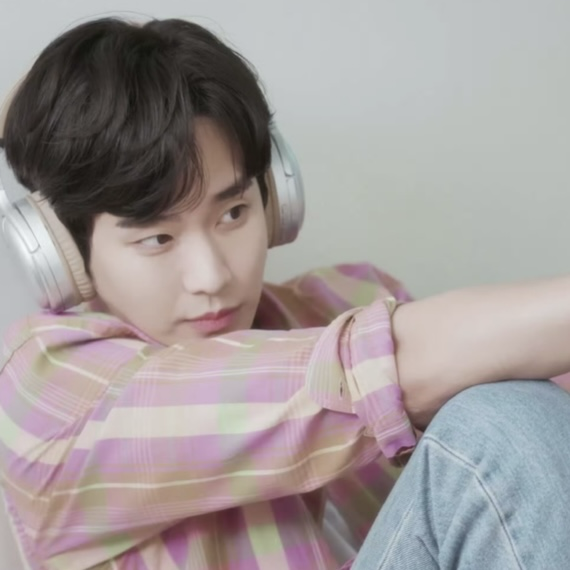 Behind-the-scenes cut of Kim Soohyun