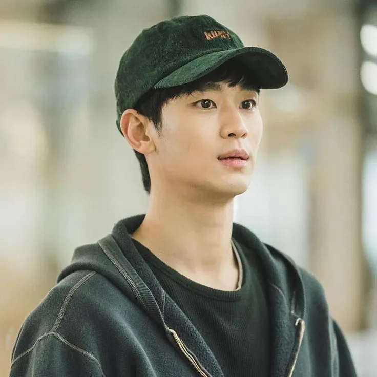 Recent activity shot of Kim Soohyun