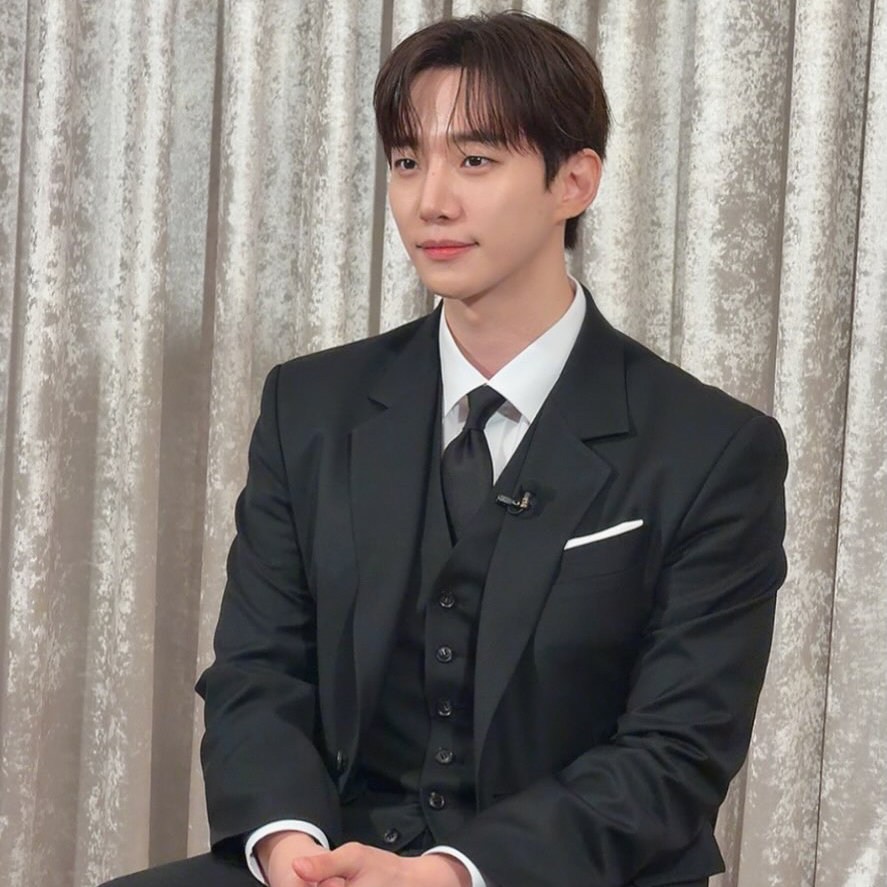 Foto kegiatan terbaru dari Lee Junho