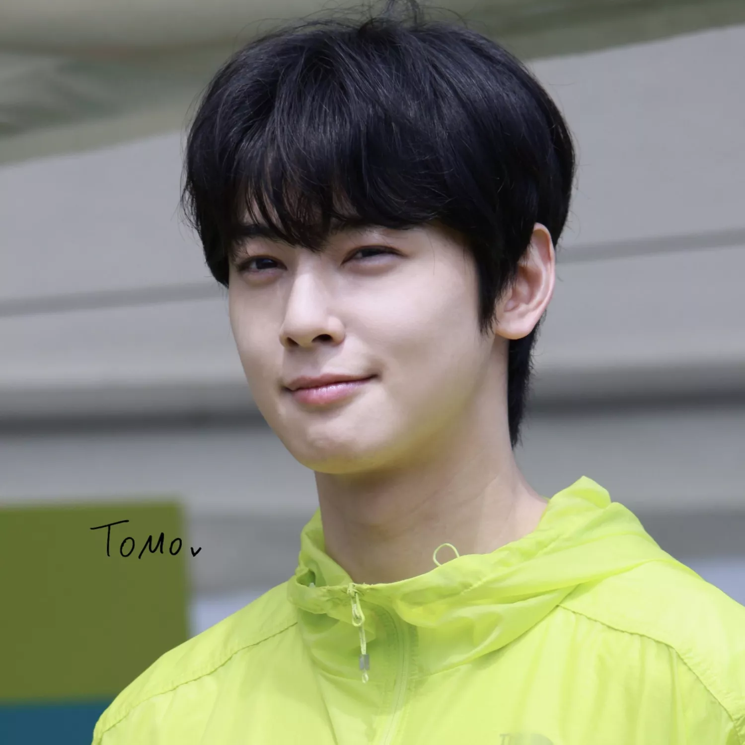 Behind-the-scenes cut of Cha Eunwoo