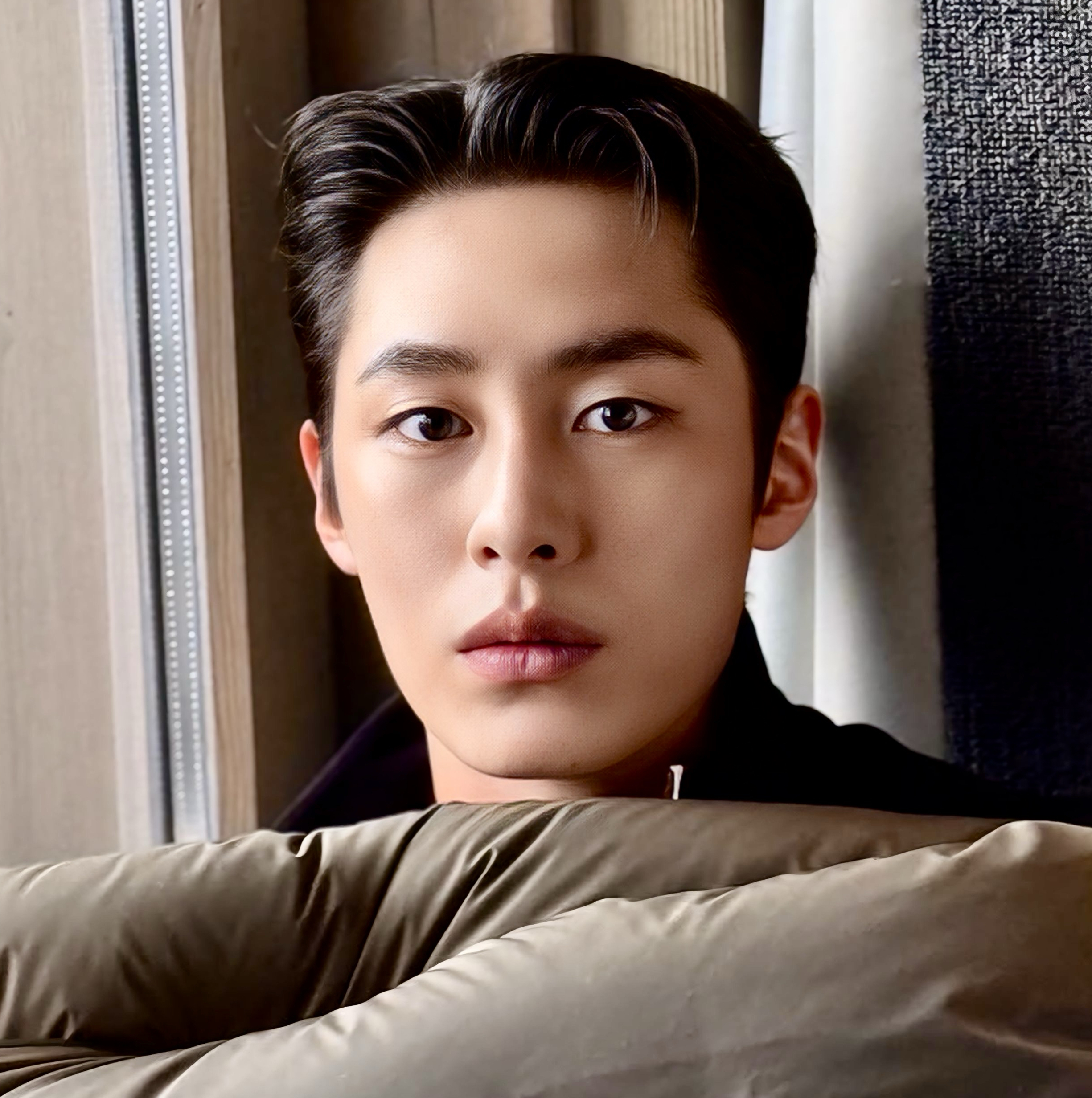 A moment captured by a fan of Lee Jaewook