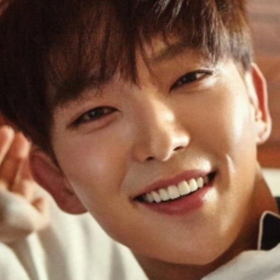 Foto terbaru dari Lee Joongi