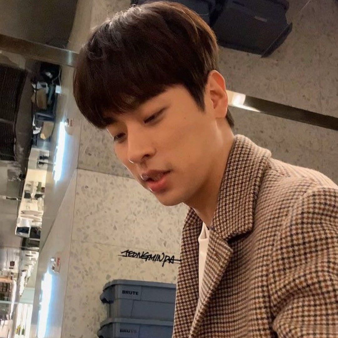 Recent activity shot of Park Jeongmin