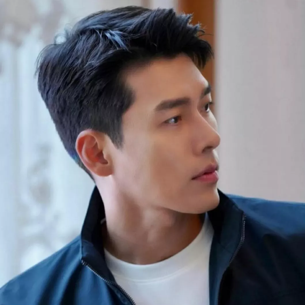 Momen yang diabadikan oleh penggemar Hyun Bin