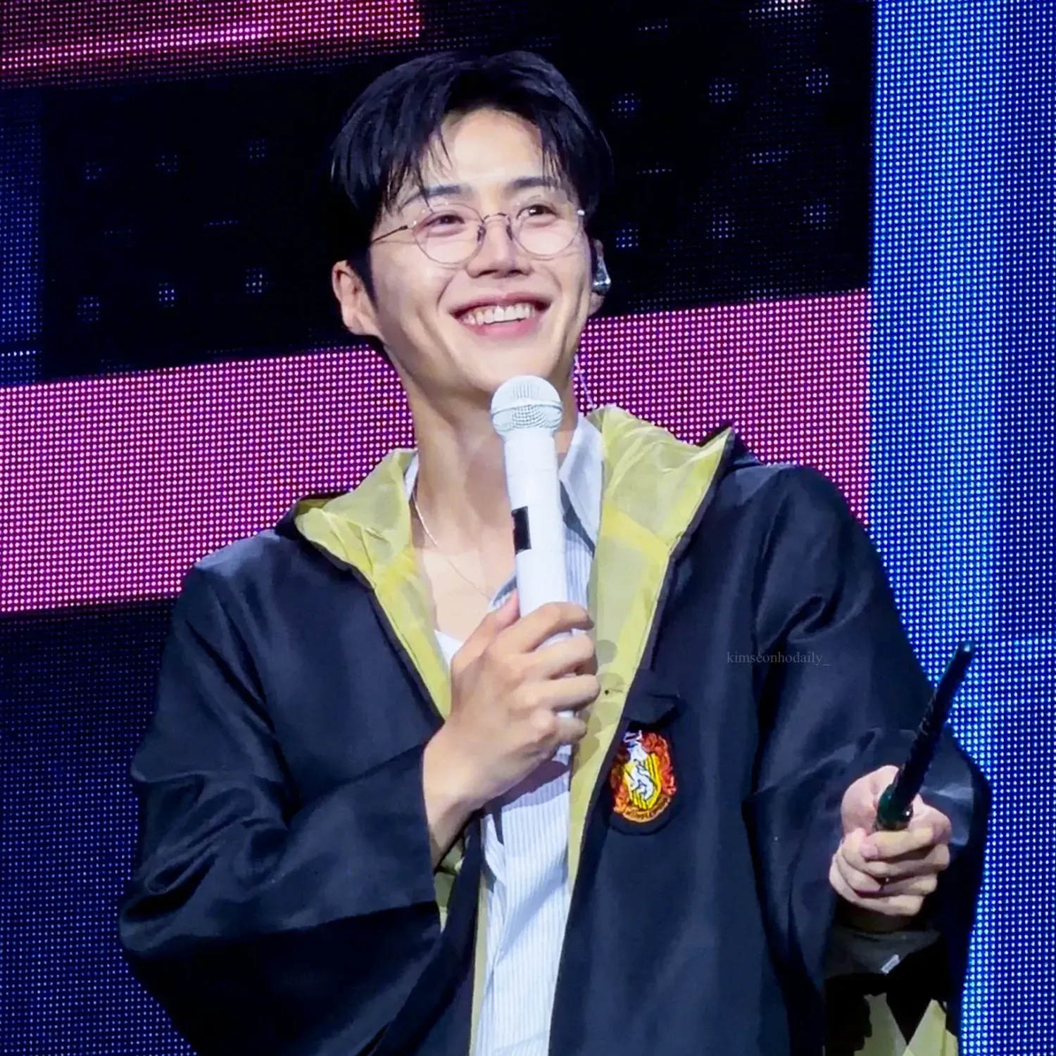 Behind-the-scenes cut of Kim Seonho