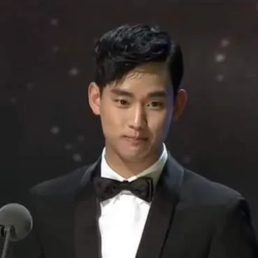 金秀贤的最新照片