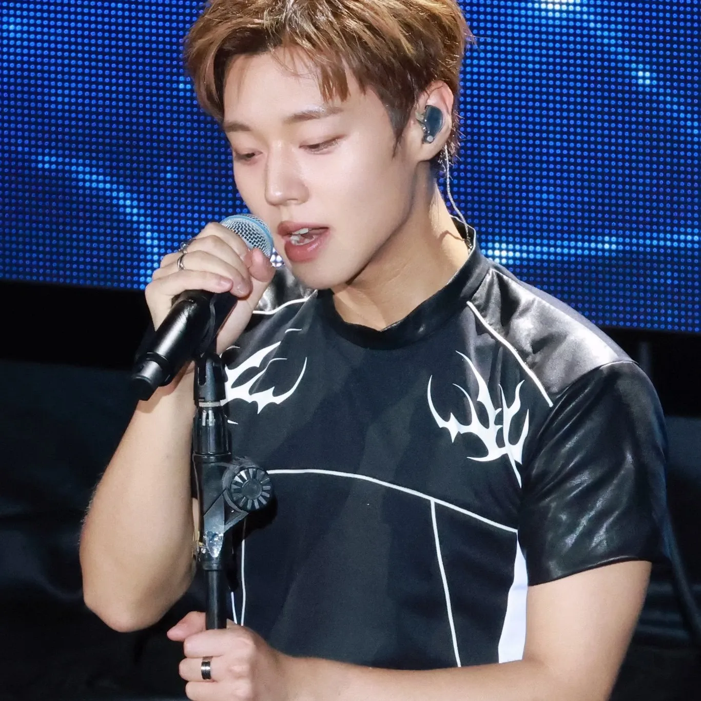 Recent activity shot of Park Jihoon
