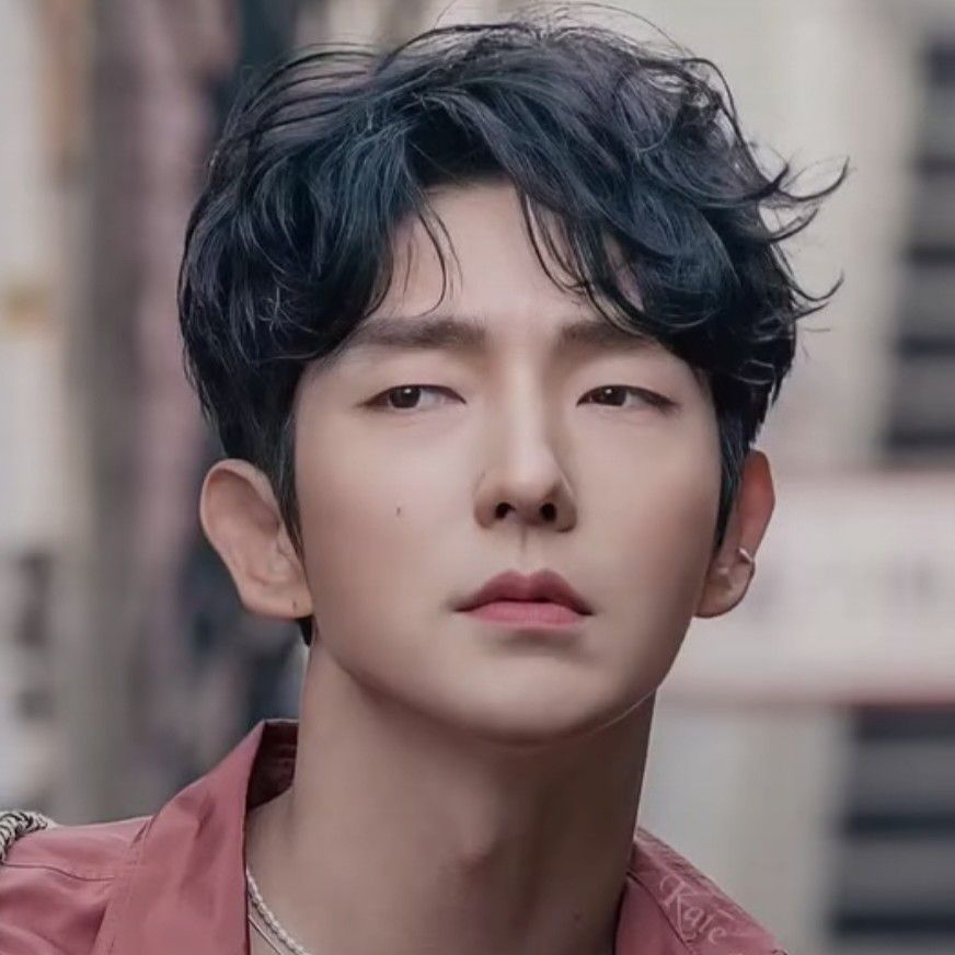 Recent activity shot of Lee Joongi