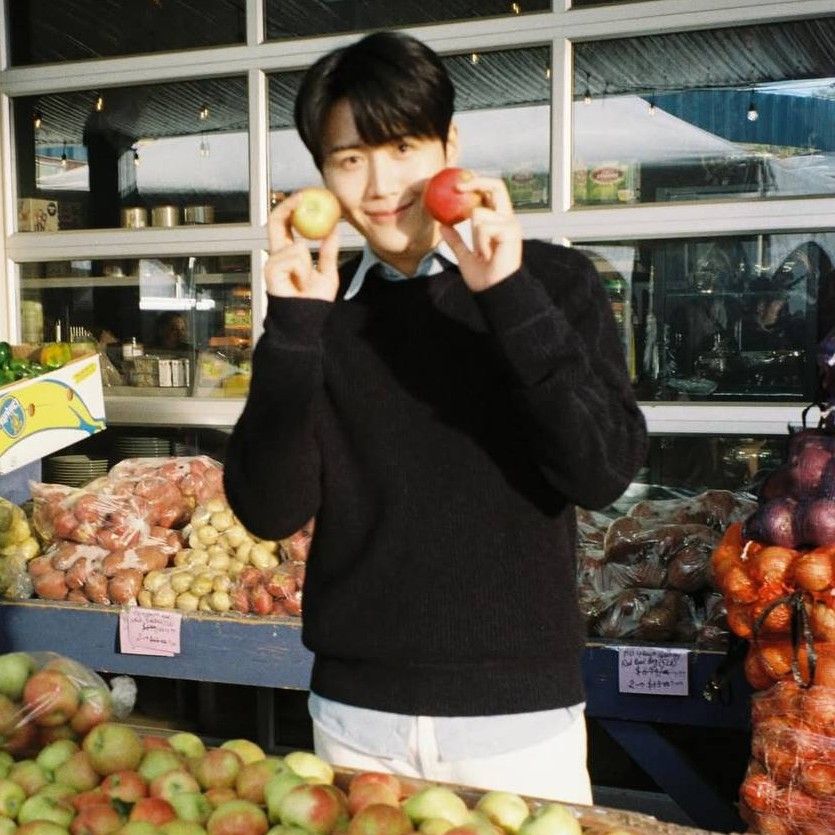 金宣虎的最新照片