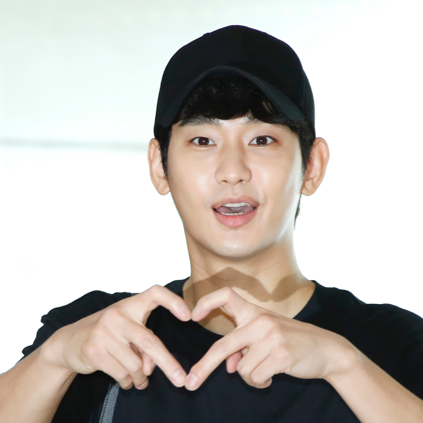 粉絲拍下的金秀賢瞬間