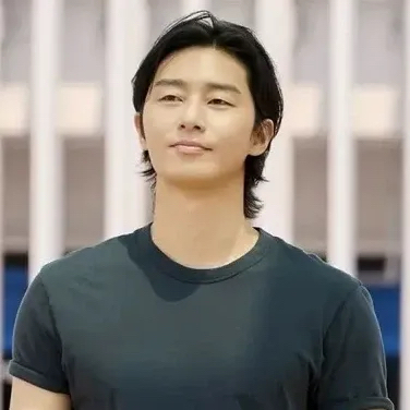 Recent activity shot of Park Seojoon