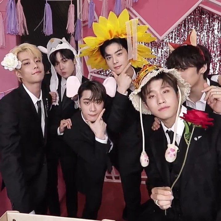 Behind-the-scenes cut of Cha Eunwoo