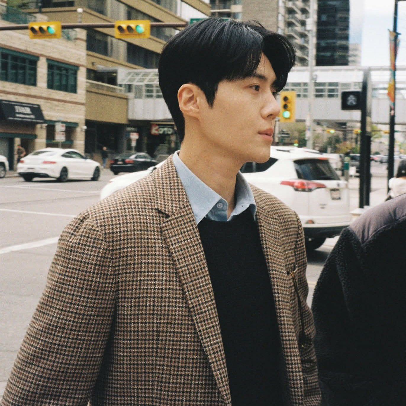 Behind-the-scenes cut of Kim Seonho