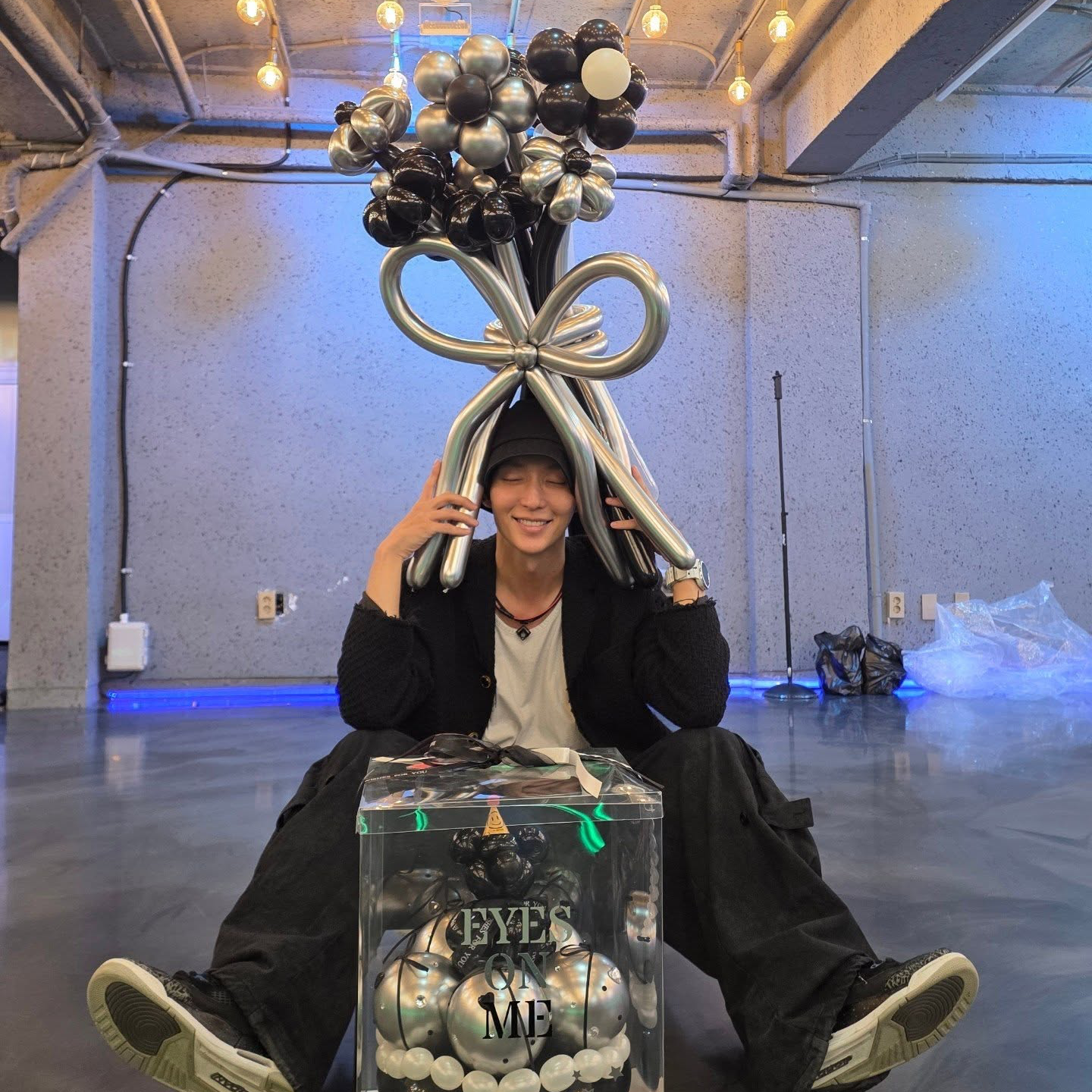 A moment captured by a fan of Lee Joongi