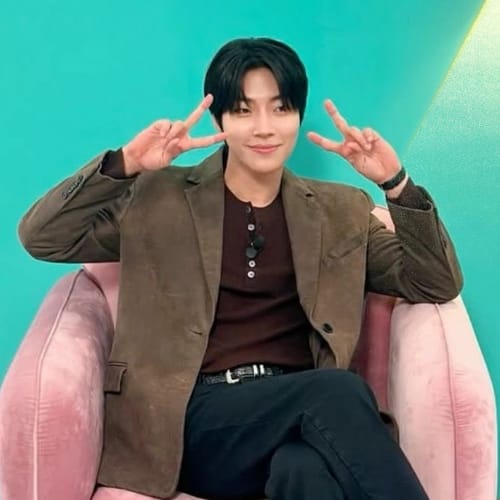 황인엽의 최신 사진