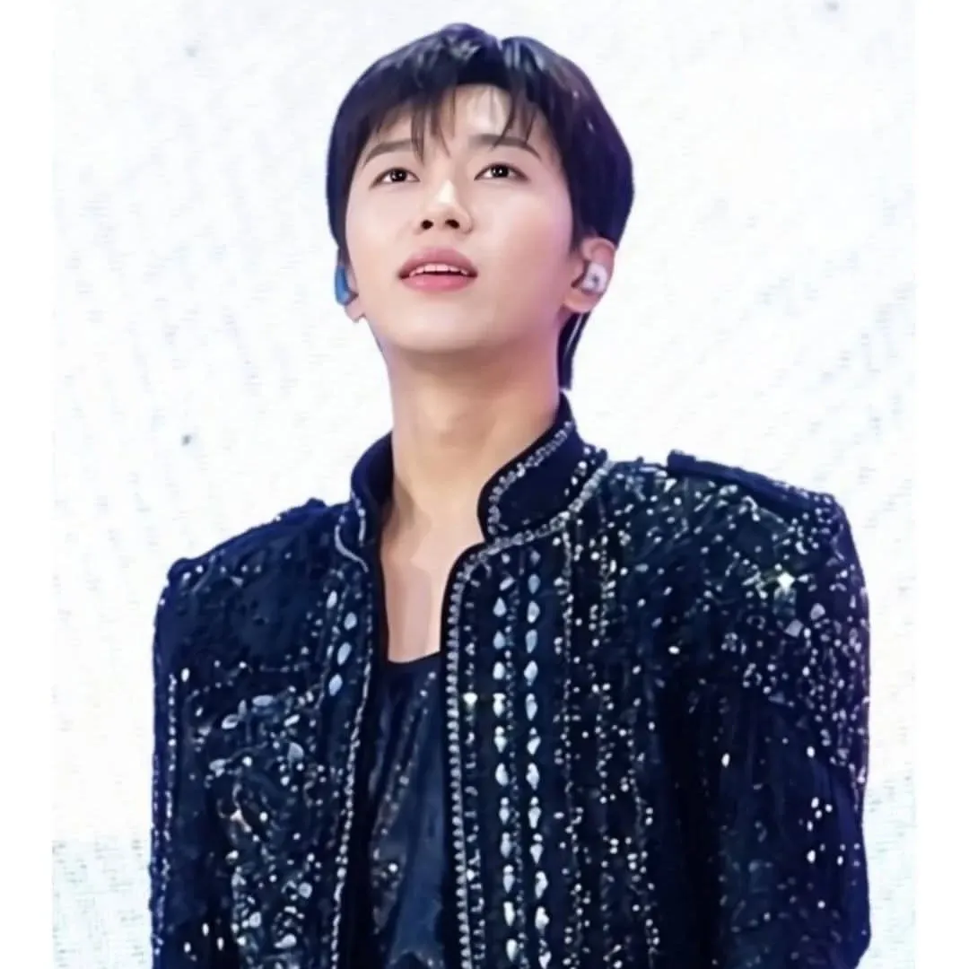 A moment captured by a fan of Lim Youngwoong