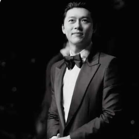 Momen yang diabadikan oleh penggemar Hyun Bin