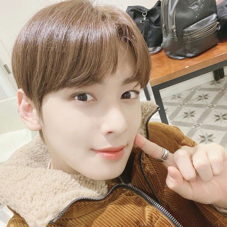 粉丝拍下的车银优瞬间